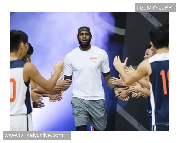 帕金斯指出詹姆斯身体信号显现伤病困扰已持续三年需考虑退役 帕金斯指出詹姆斯身体信号显现伤病困扰已持续三年需考虑退役