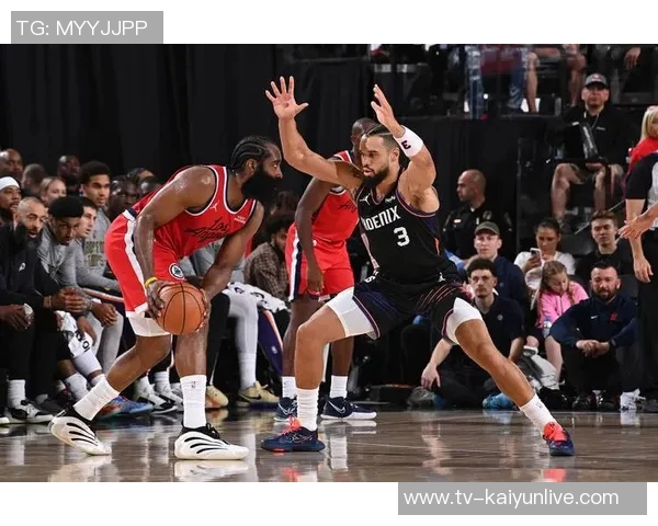 狄龙表现起伏不定17投7中三分火力全开贡献21分助球队争胜 狄龙表现起伏不定17投7中三分火力全开贡献21分助球队争胜