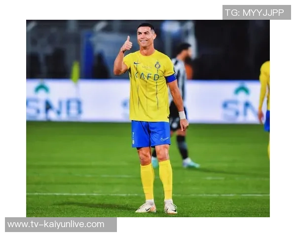 马内射门被挡菲利克斯补射完成帽子戏法球队大胜5-1领先 马内射门被挡菲利克斯补射完成帽子戏法球队大胜5-1领先