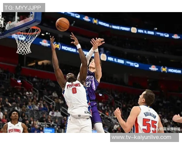 内外结合!米切尔与小莫布里上半场各自贡献12分5篮板2助攻表现出色 内外结合!米切尔与小莫布里上半场各自贡献12分5篮板2助攻表现出色